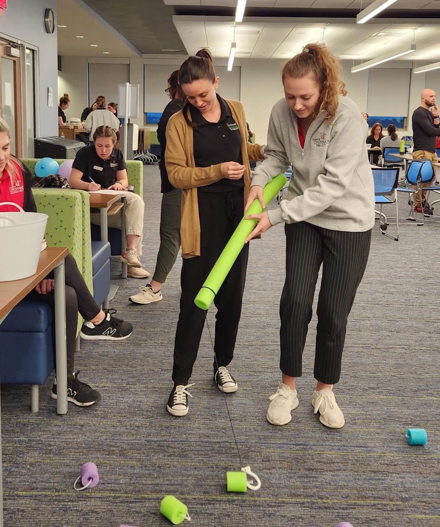 Students from Cincinnati State and the University of Cincinnati practice occupational therapy skills