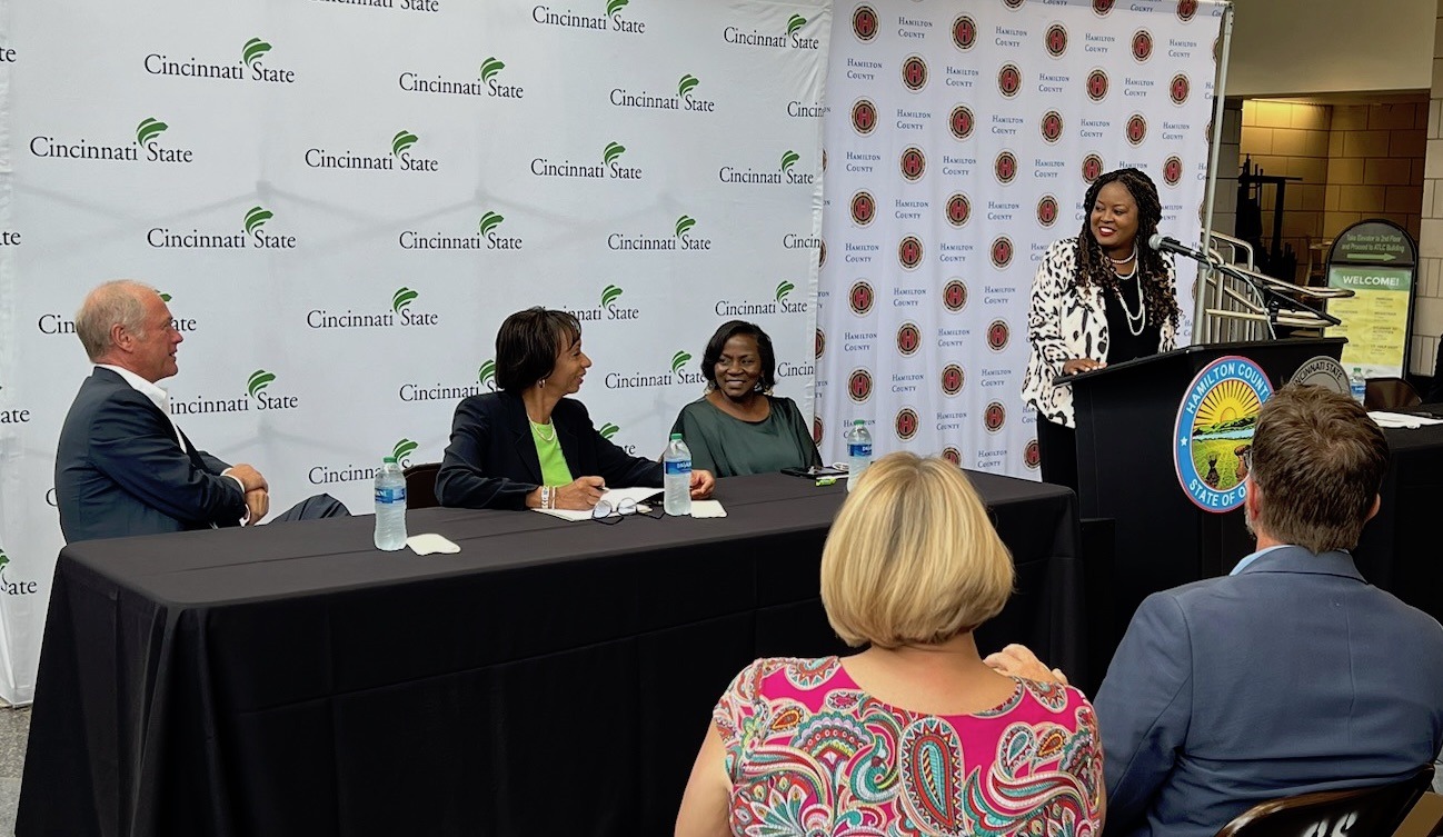 Cincinnati State Trustee George Vincent, President Monica Posey, Nursing Program Chair Dr. Janice Lockett, Hamilton Co. Commission President Alicia Reece